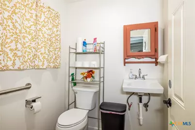 110 Live Oak Street, Gonzales, TX 78629 - Photo 21