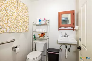 110 Live Oak St, Gonzales, TX 78629 - Photo 21