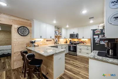 110 Live Oak Street, Gonzales, TX 78629 - Photo 9