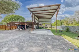 110 Live Oak St, Gonzales, TX 78629 - Photo 31