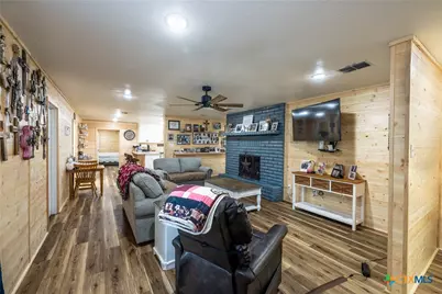 110 Live Oak Street, Gonzales, TX 78629 - Photo 7