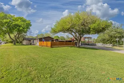 110 Live Oak Street, Gonzales, TX 78629 - Photo 29