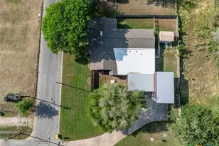 110 Live Oak St, Gonzales, TX 78629 - Photo 47