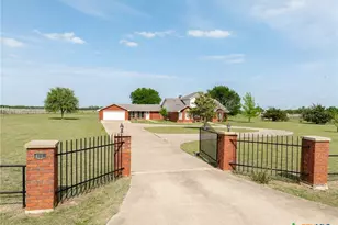 411 Wade Rd, Eddy, TX 76524 - Photo 3