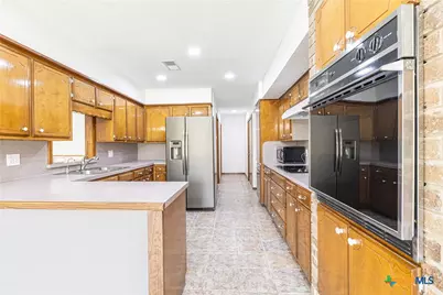 679 Royal Road, Port Lavaca, TX 77979 - Photo 5