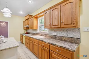 344 W High St, Goliad, TX 77963 - Photo 9