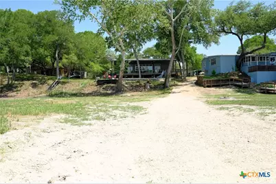 464 County Road 471, Gonzales, TX 78629 - Photo 35