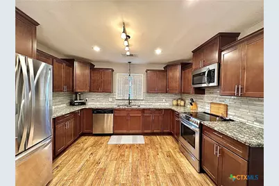 203 Chimney Rock Drive, Victoria, TX 77904 - Photo 9