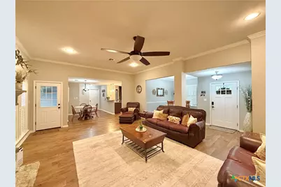 203 Chimney Rock Drive, Victoria, TX 77904 - Photo 9