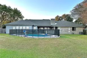 203 Chimney Rock Dr, Victoria, TX 77904 - Photo 45
