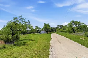 570 Pr 42103, Evant, TX 76525 - Photo 23