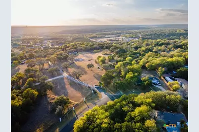 1 Eagle Point West, Belton, TX 76513 - Photo 3