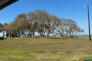 837 Swallow Dr, Palacios, TX 77465 - Photo 17