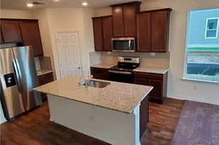 4005 Woodside Dr, Seguin, TX 78155 - Photo 7