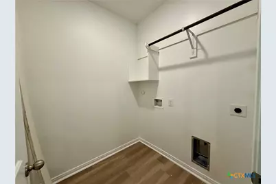 638 Stovall, Palacios, TX 77465 - Photo 17