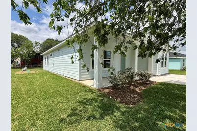 638 Stovall, Palacios, TX 77465 - Photo 5