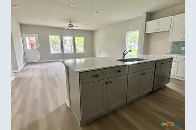 638 Stovall, Palacios, TX 77465 - Photo 9