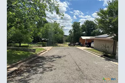 125 Hillcrest Drive, Gatesville, TX 76528 - Photo 9