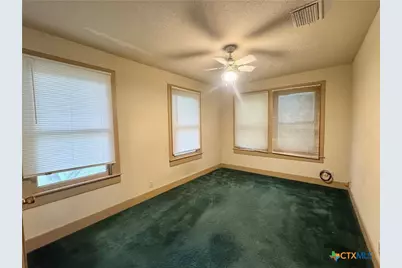 503 Dunn Street, Yoakum, TX 77995 - Photo 19