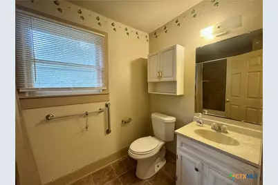 503 Dunn Street, Yoakum, TX 77995 - Photo 17