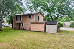 503 Dunn St, Yoakum, TX 77995 - Photo 23