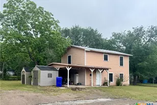 503 Dunn St, Yoakum, TX 77995 - Photo 3