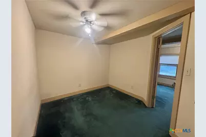 503 Dunn Street, Yoakum, TX 77995 - Photo 9