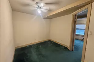 503 Dunn St, Yoakum, TX 77995 - Photo 9