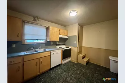 503 Dunn Street, Yoakum, TX 77995 - Photo 15