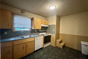 503 Dunn St, Yoakum, TX 77995 - Photo 15