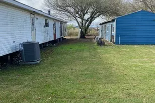76 College, Placedo, TX 77977 - Photo 15