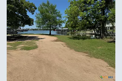 338 E Stonecastle Drive, Granite Shoals, TX 78654 - Photo 15