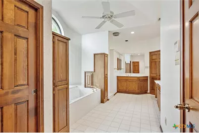 640 Woodlake Drive, Mcqueeney, TX 78123 - Photo 23