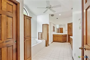640 Woodlake Dr, Mcqueeney, TX 78123 - Photo 23