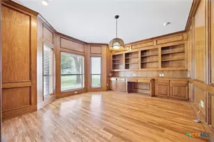 640 Woodlake Dr, Mcqueeney, TX 78123 - Photo 13