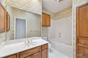 640 Woodlake Dr, Mcqueeney, TX 78123 - Photo 35