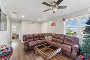 556 Gode Ln, New Braunfels, TX 78130 - Photo 5