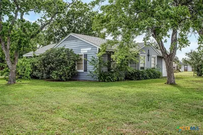 911 S Wells Street, Edna, TX 77957 - Photo 3