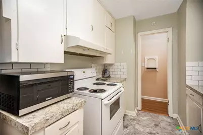 911 S Wells Street, Edna, TX 77957 - Photo 11