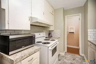 911 S Wells St, Edna, TX 77957 - Photo 11