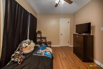 911 S Wells Street, Edna, TX 77957 - Photo 21