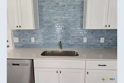 1105 W Bayshore Drive, Palacios, TX 77465 - Photo 11