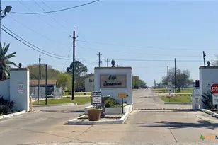 1105 W Bayshore Dr, Palacios, TX 77465 - Photo 27