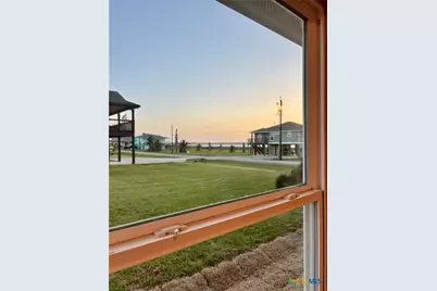 1105 W Bayshore Drive, Palacios, TX 77465 - Photo 5