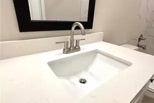 1105 W Bayshore Dr, Palacios, TX 77465 - Photo 17