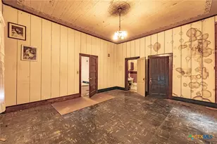 204 Ave F, Shiner, TX 77984 - Photo 17