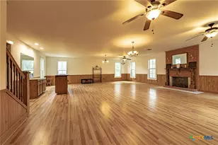 204 Ave F, Shiner, TX 77984 - Photo 9