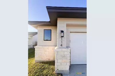 114 Raindance Court, Victoria, TX 77904 - Photo 3