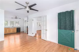 451 Burges St, Seguin, TX 78155 - Photo 15