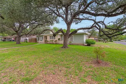 451 Burges Street, Seguin, TX 78155 - Photo 3